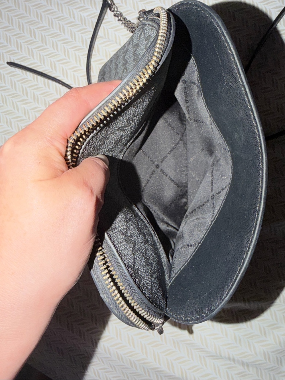 Michael Kors Crossbody Bag – Chain & Leather Strap (Gray/Black) - Picture 5 of 16